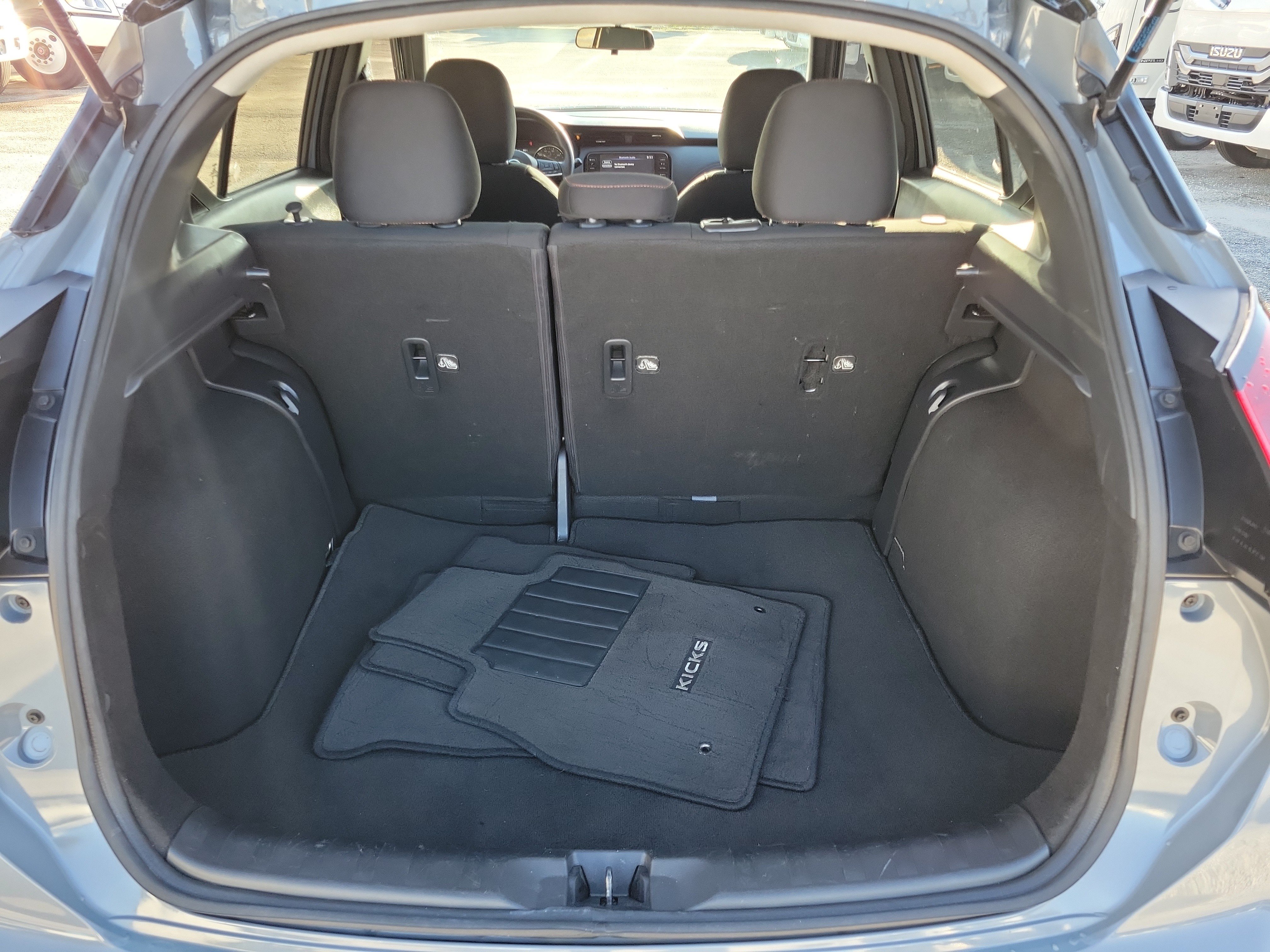 Used 2021 Nissan Kicks SR FWD image 13