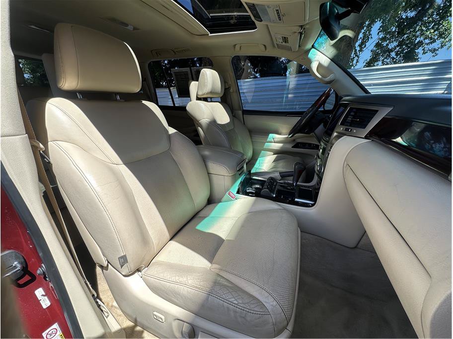 Used 2013 Lexus LX 570 4WD w/ Luxury Pkg image 15