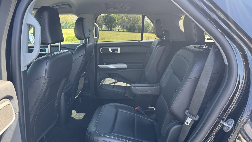 Used 2023 Ford Explorer XLT w/ Equipment Group 202A image 15