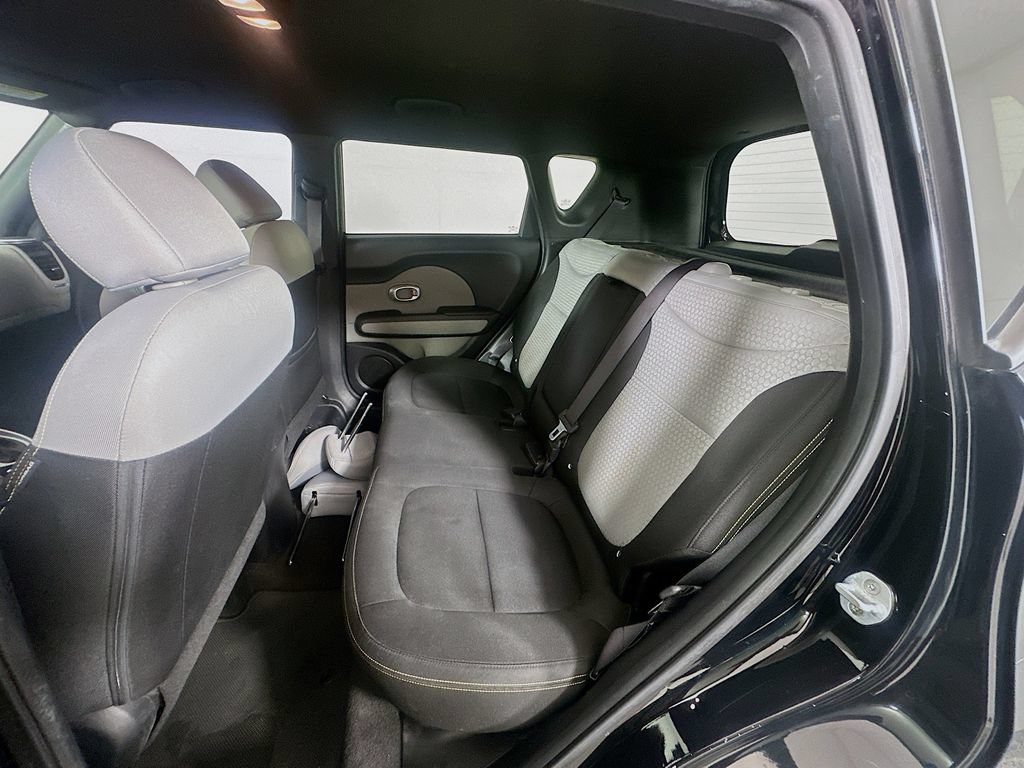 Used 2015 Kia Soul + FWD image 22