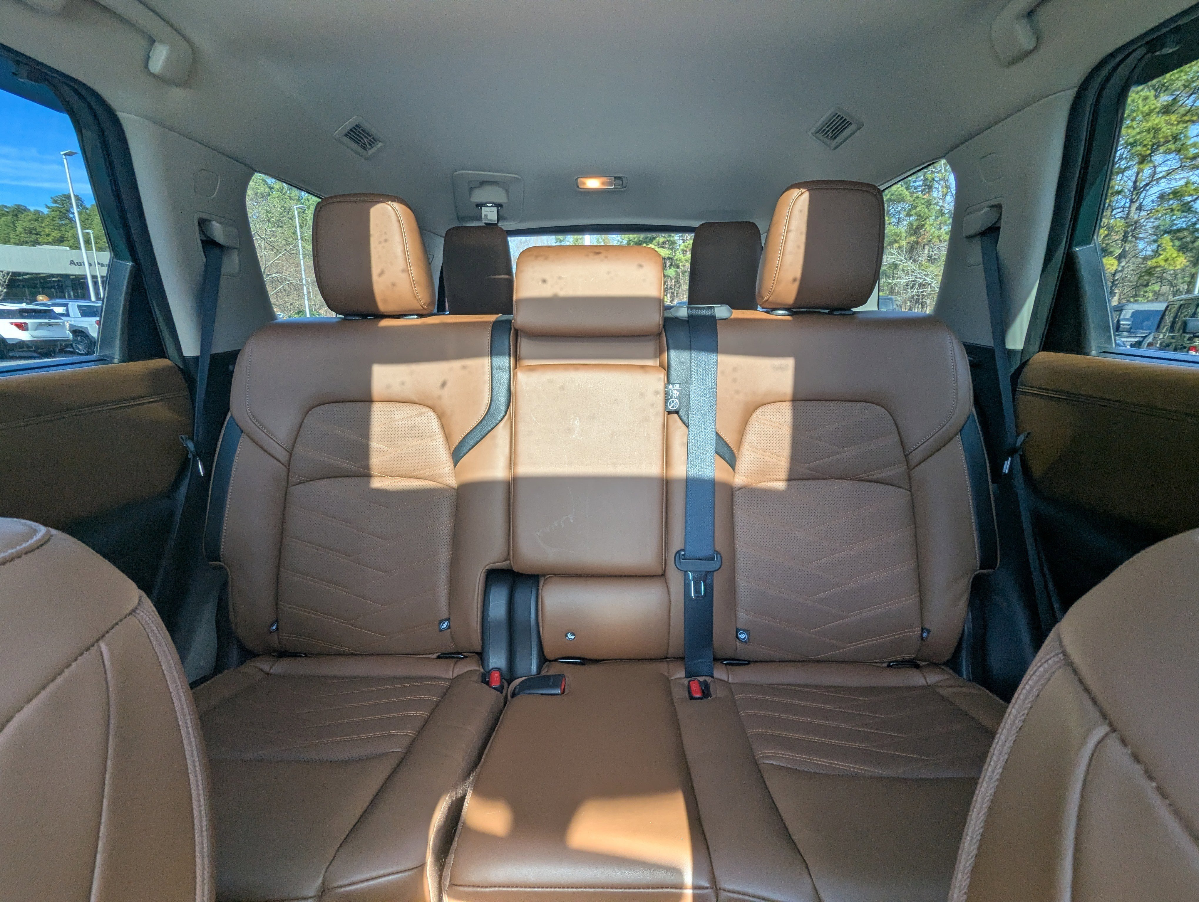 Used 2023 Nissan Pathfinder Platinum w/ Cargo Package image 10