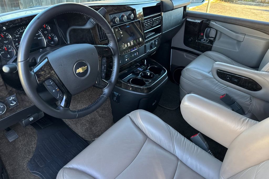 Used 2023 Chevrolet Express 2500 RWD image 10