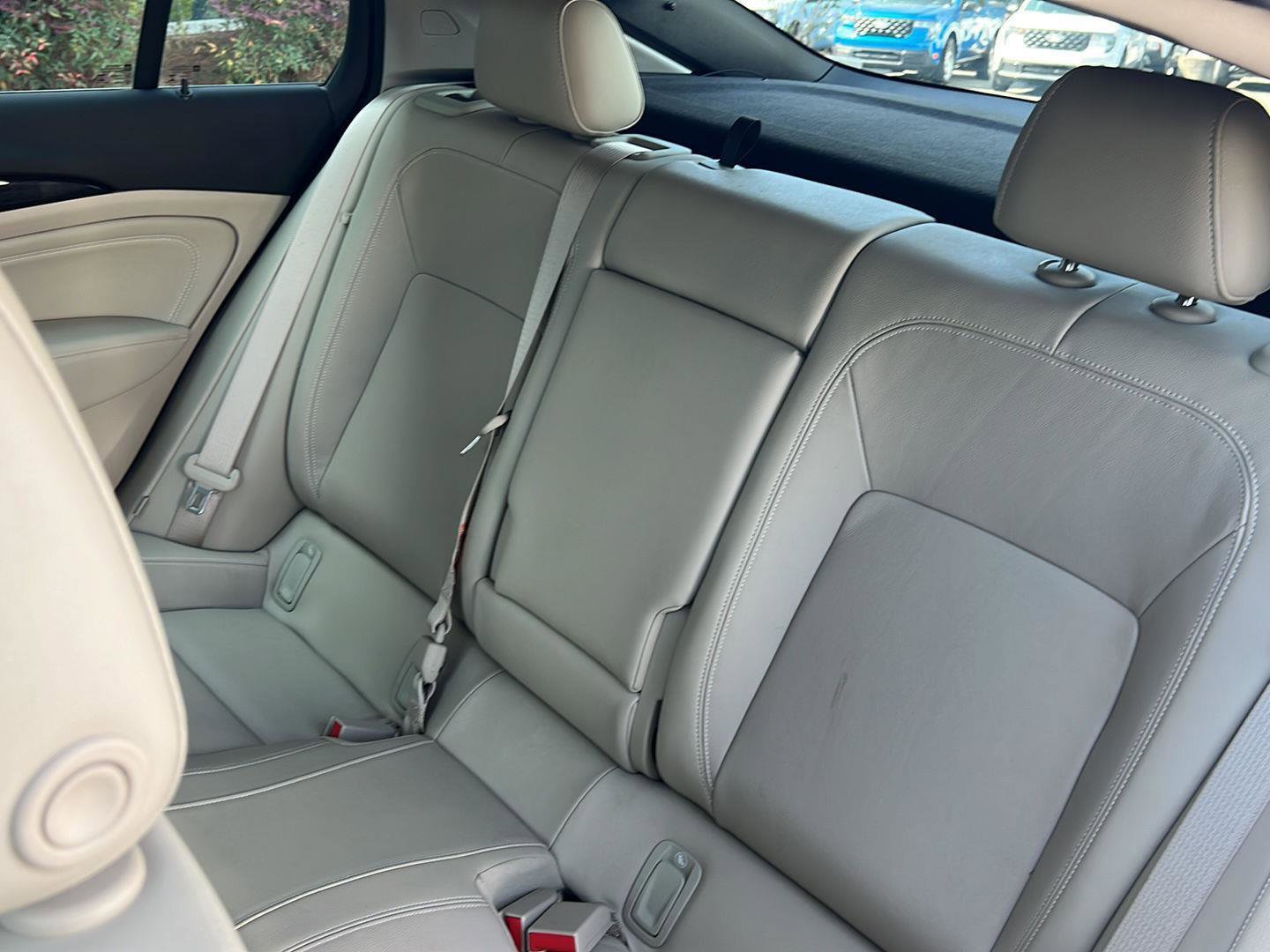 Used 2018 Buick Regal Essence w/ Driver Confidence Package #1 image 33