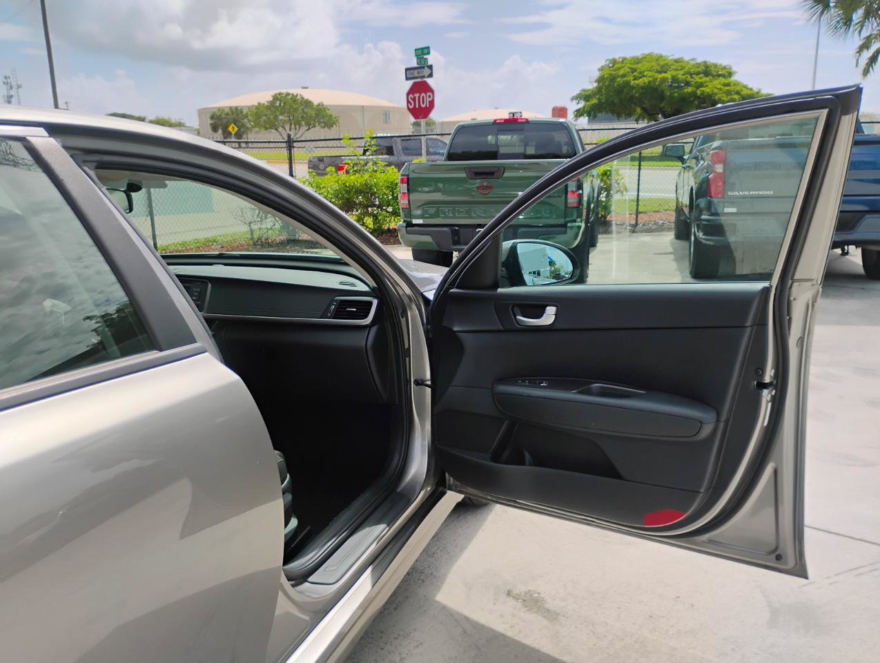 Used 2017 Kia Optima LX FWD image 85