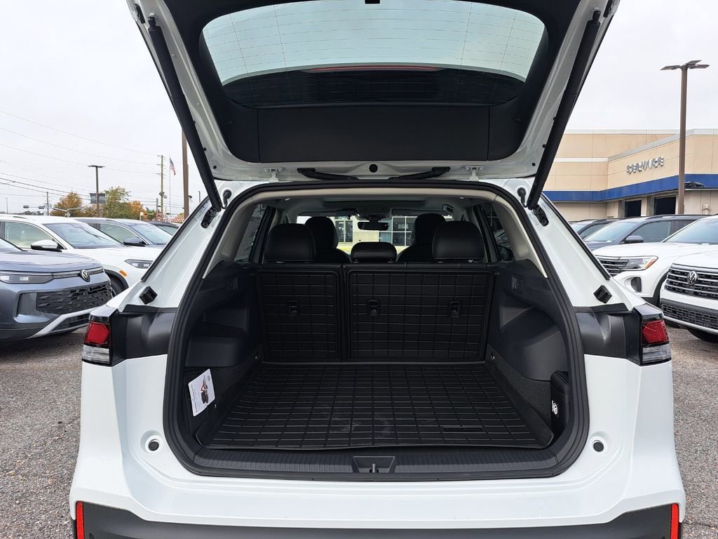 New 2026 Volkswagen Tiguan SE image 27