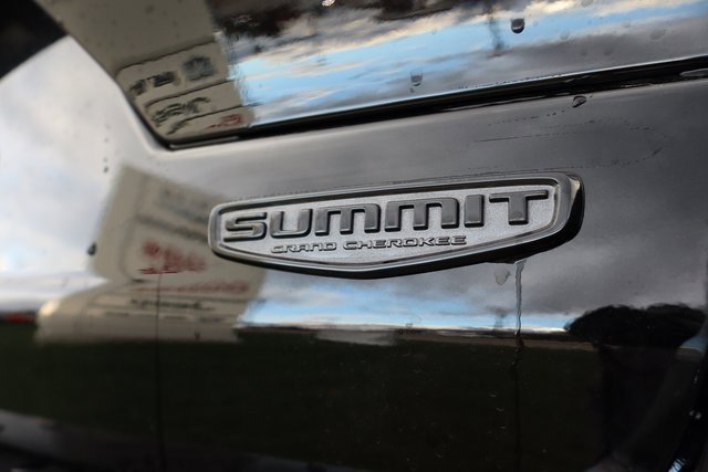 New 2025 Jeep Grand Cherokee Summit w/ Obsidian Package image 34