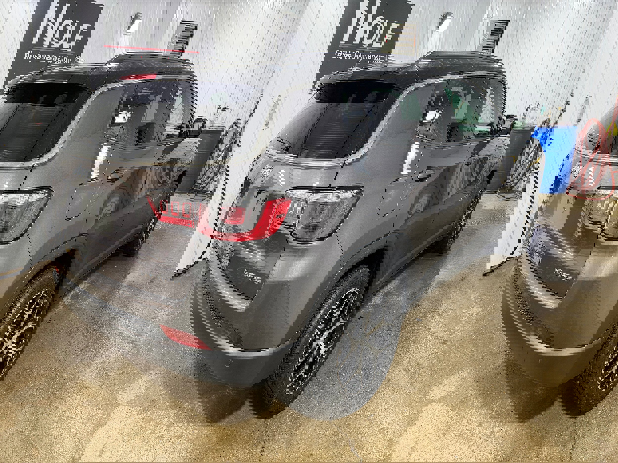 Used 2024 Jeep Compass Limited image 5