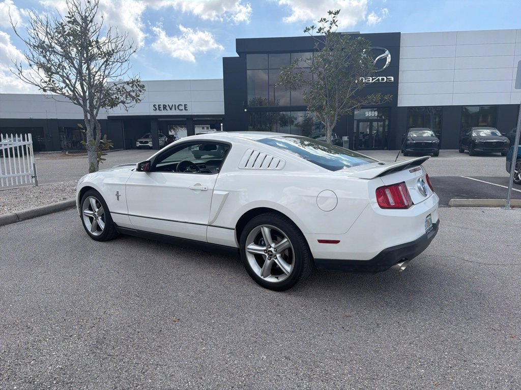 Used 2010 Ford Mustang GT Premium image 10