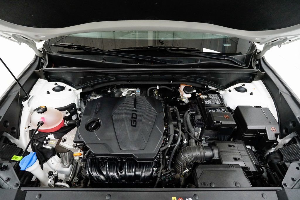 Used 2023 Kia Sorento LX image 3