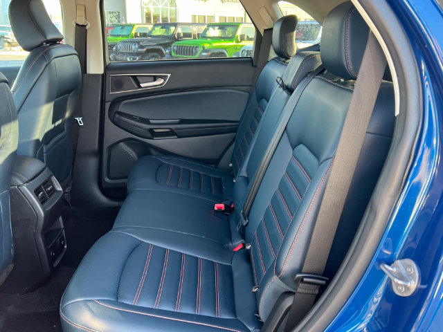 Used 2023 Ford Edge SEL w/ Sport Appearance Package AWD/4WD image 4