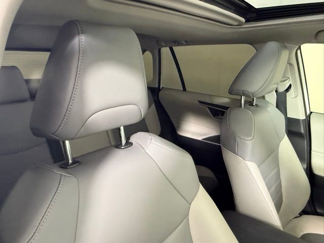 Used 2023 Toyota RAV4 XLE Premium image 27