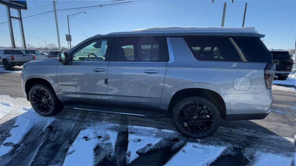 New 2026 Chevrolet Suburban LT w/ Comfort Package image 7