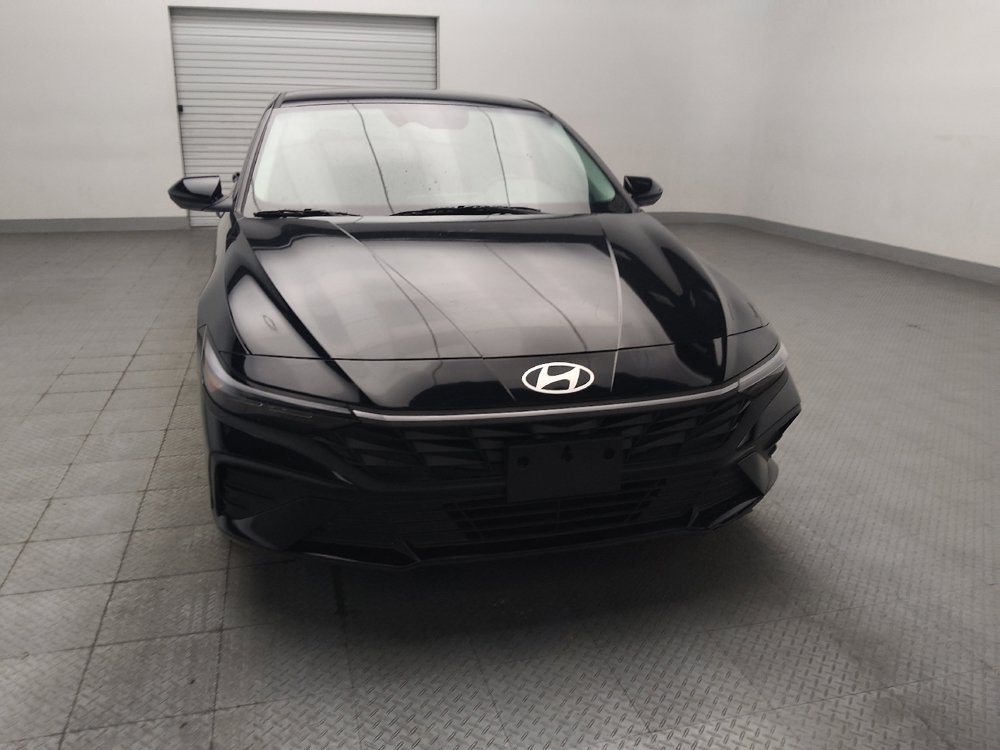 Used 2025 Hyundai Elantra SE w/ Cargo Package FWD image 14