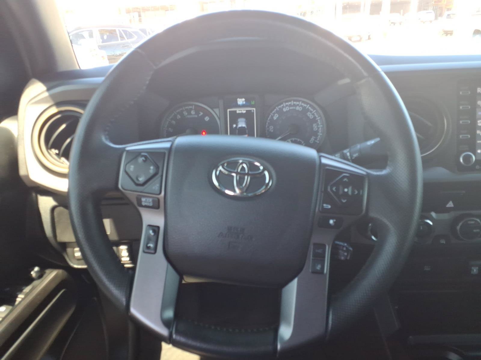 Used 2022 Toyota Tacoma TRD Off-Road AWD/4WD image 12