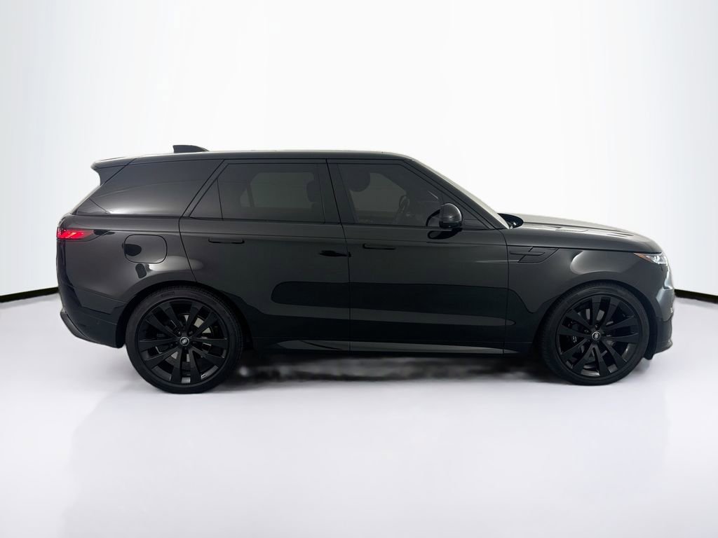 Used 2025 Land Rover Range Rover Sport Dynamic SE AWD/4WD image 4