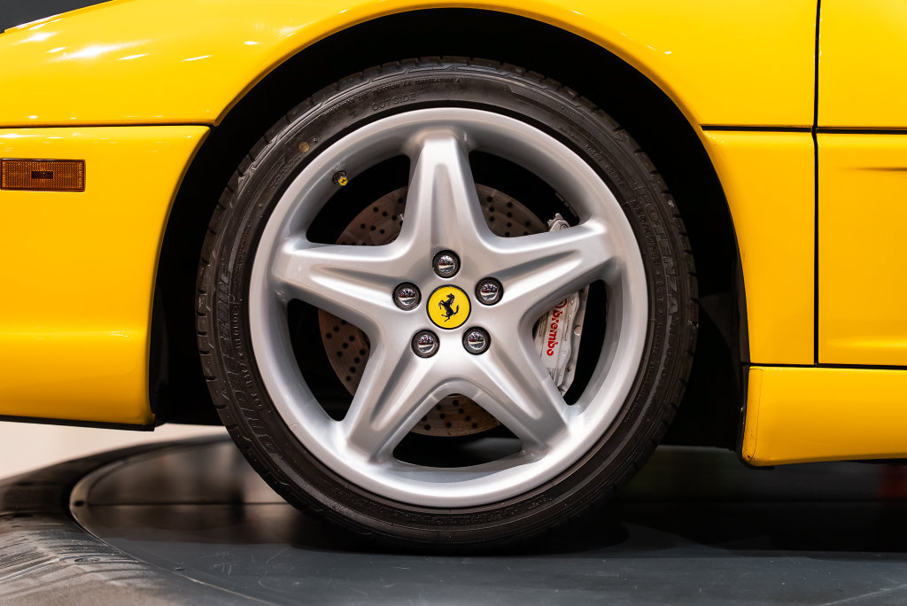 Used 1998 Ferrari F355 Berlinetta RWD image 12