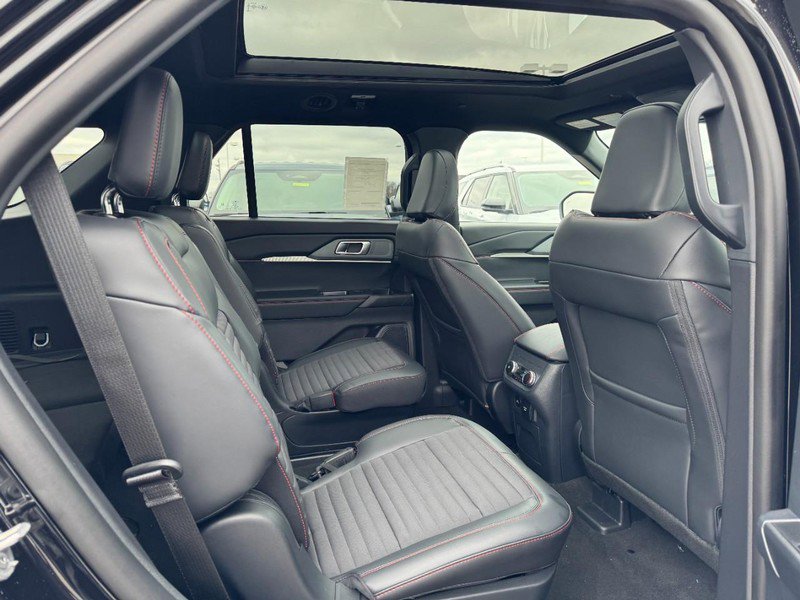 New 2026 Ford Explorer ST-Line w/ ST-Line Street Pack image 5