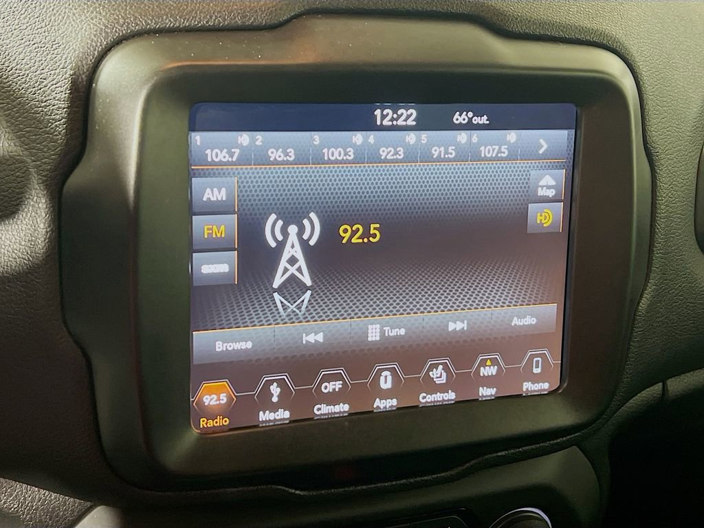 Used 2018 Jeep Renegade Trailhawk w/ UConnect 8.4 Nav Group AWD/4WD image 14