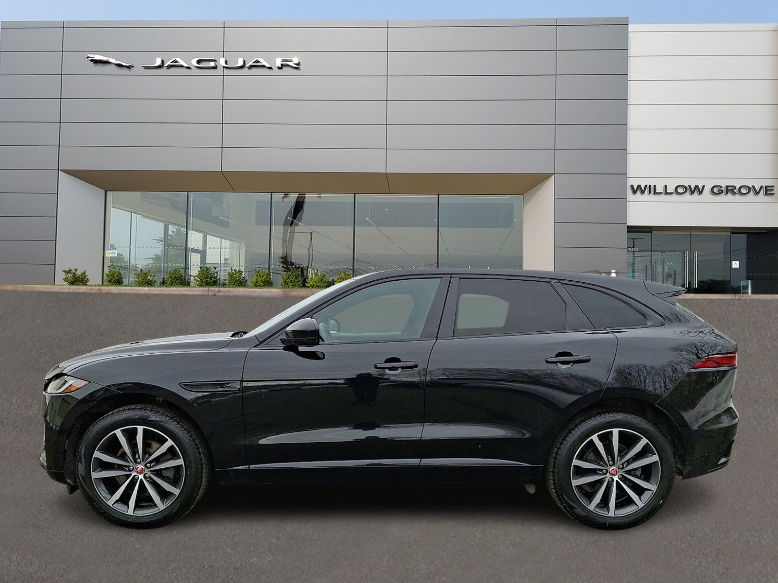 Used 2023 Jaguar F-PACE S image 6