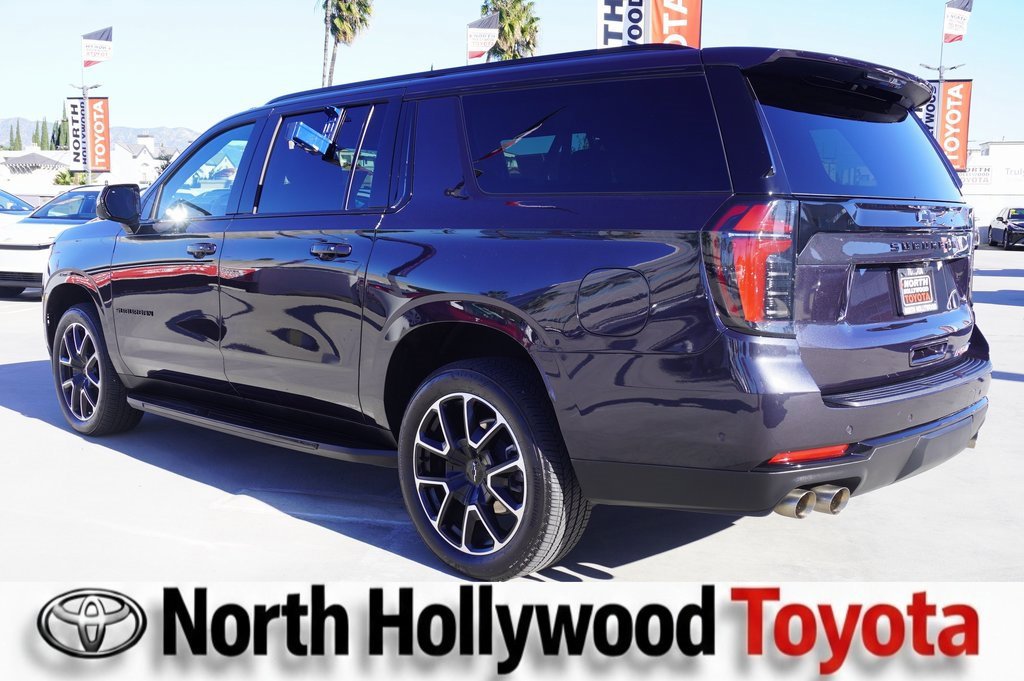 Used 2025 Chevrolet Suburban RST image 5