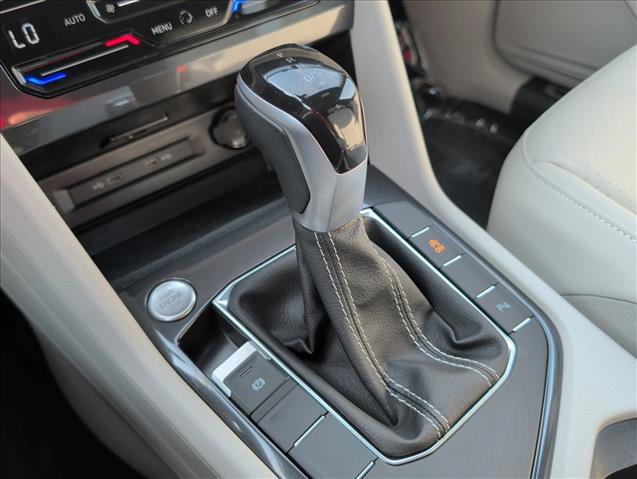 Used 2024 Volkswagen Tiguan SE R-Line FWD image 13