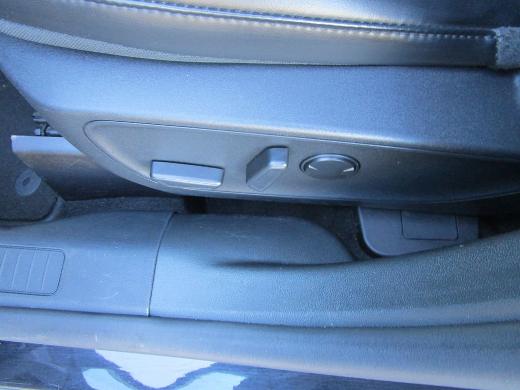 Used 2025 Ford Escape ST-Line FWD image 18