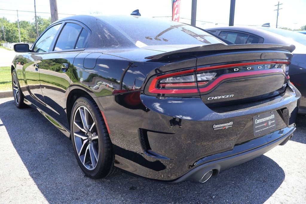 Used 2023 Dodge Charger R/T w/ Plus Group RWD image 4