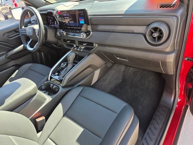 Certified 2025 Chevrolet Colorado Trail Boss w/ Midnight Edition AWD/4WD image 16