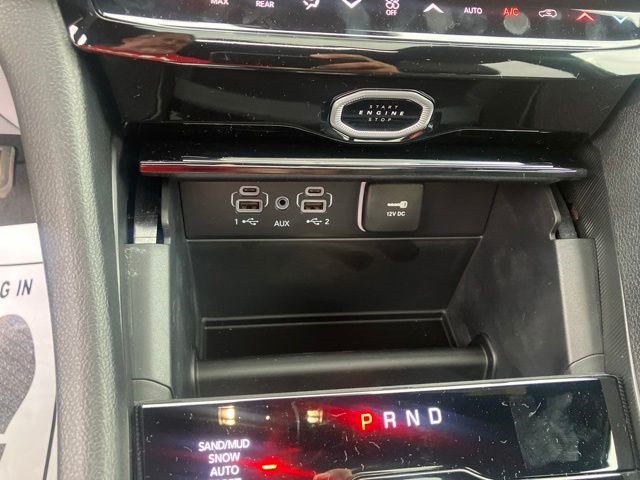 New 2026 Jeep Grand Cherokee L Limited w/ Limited Altitude Package AWD/4WD image 17