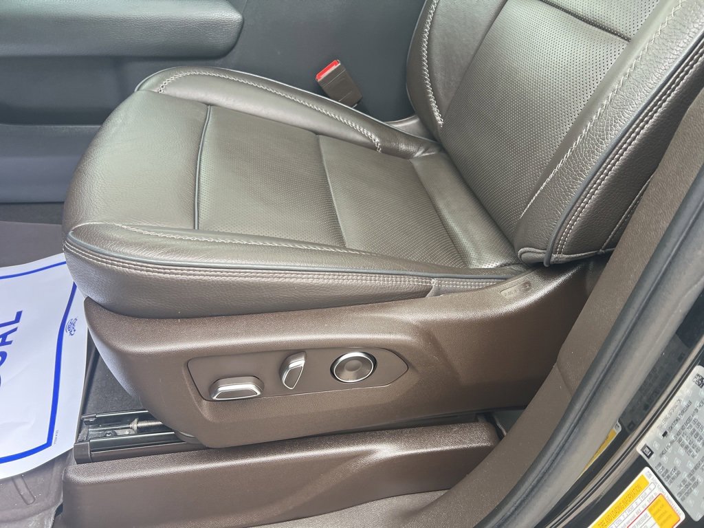 Used 2021 GMC Yukon Denali w/ Denali Premium Package image 16