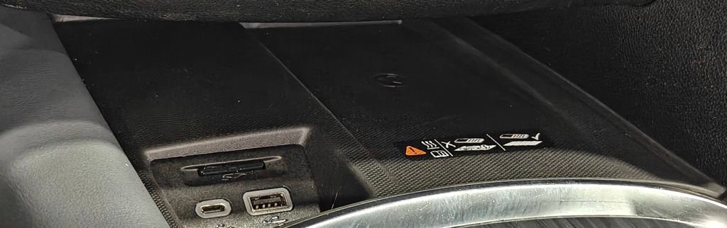 Used 2024 Buick Enclave Premium image 11