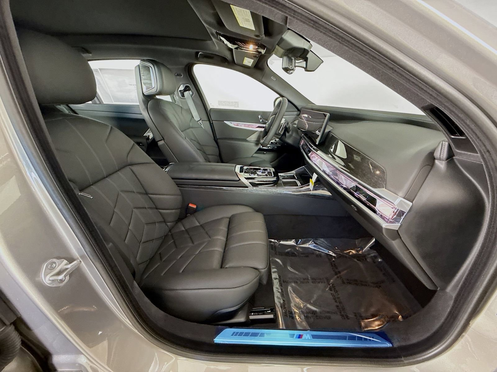 New 2026 BMW 760i xDrive image 30