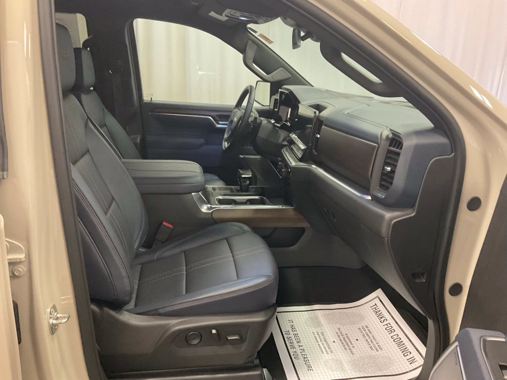 Used 2026 Chevrolet Silverado 1500 High Country AWD/4WD image 28