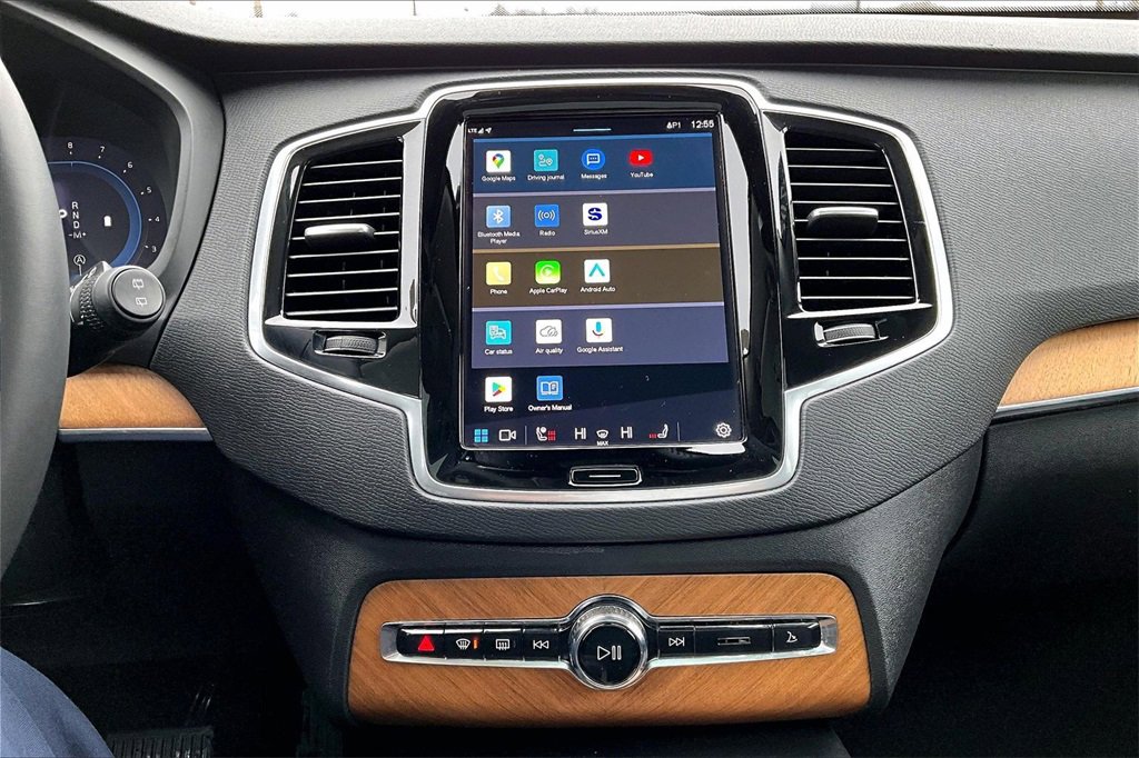 Used 2024 Volvo XC90 B6 Plus w/ Protection Package image 15