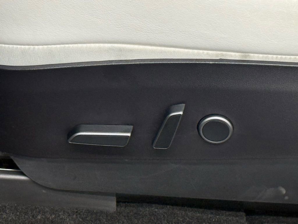 Used 2022 Tesla Model Y Performance image 19