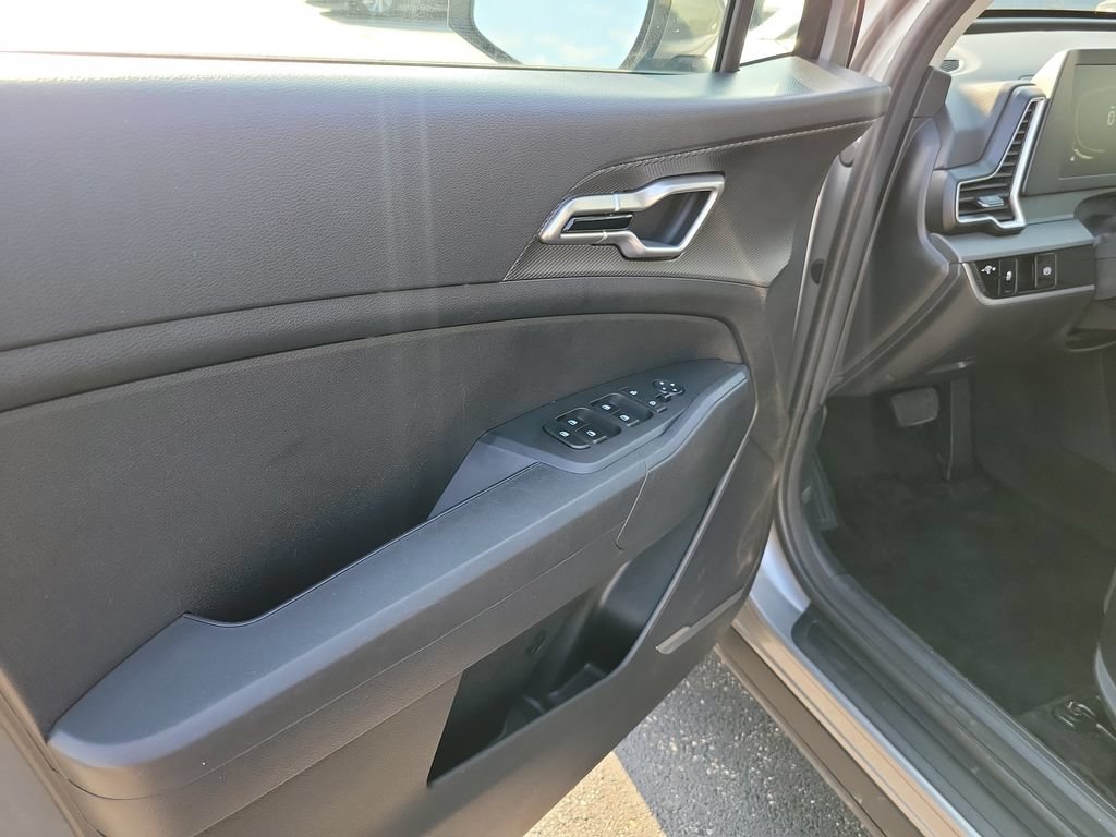 Used 2024 Kia Sportage LX AWD/4WD image 23