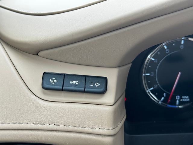 Used 2020 Cadillac Escalade Platinum RWD image 26