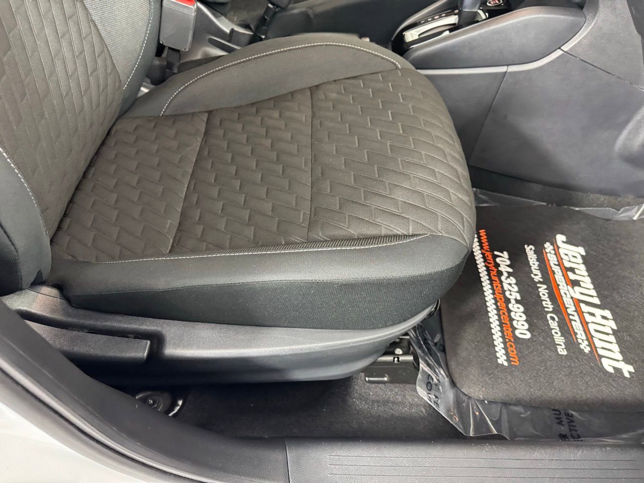 Used 2021 Nissan Kicks S image 29