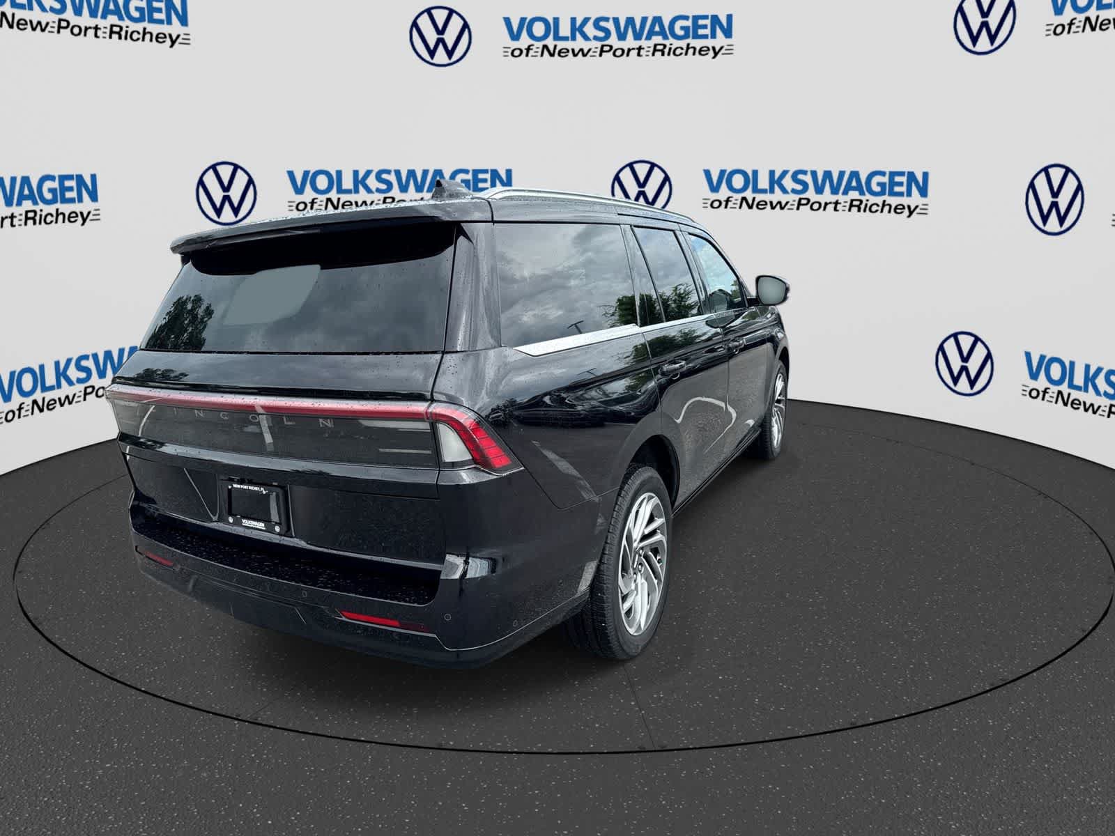 Used 2025 Lincoln Navigator Reserve AWD/4WD image 14