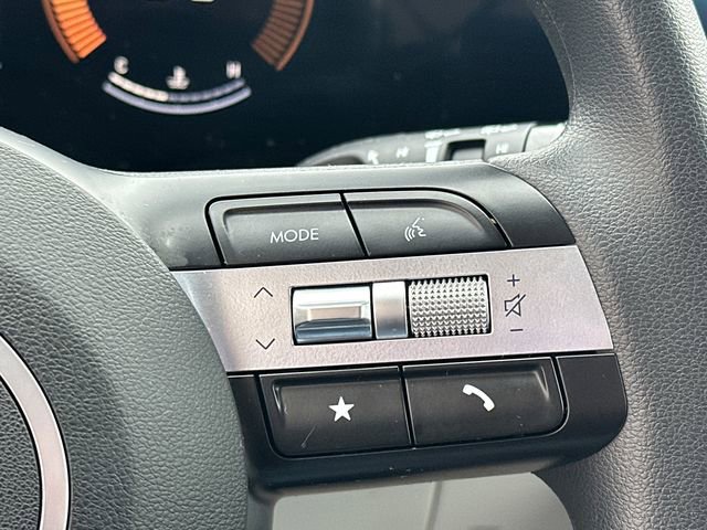 Used 2025 Hyundai Tucson SE image 29