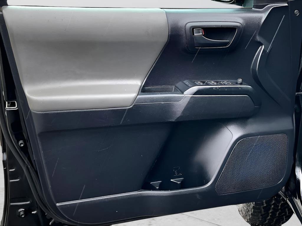 Used 2020 Toyota Tacoma SR image 23