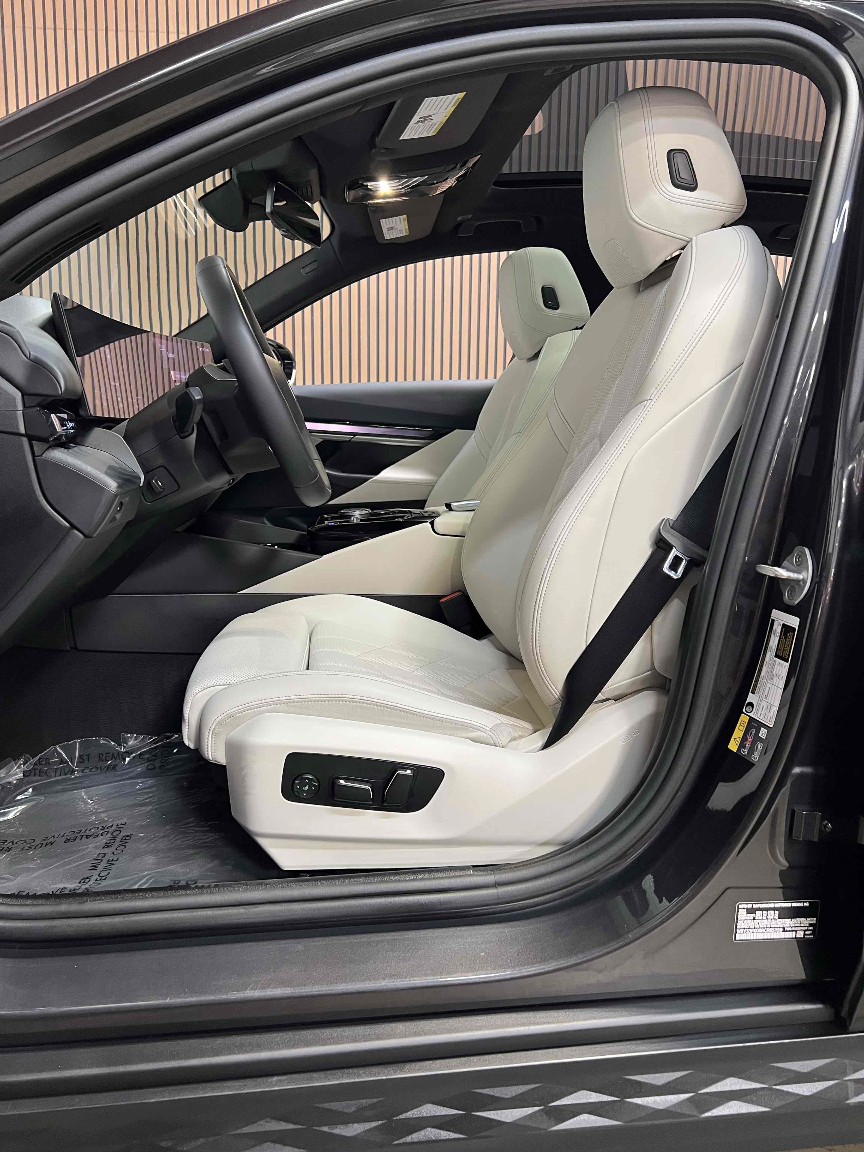 Used 2024 BMW i5 eDrive40i RWD image 44