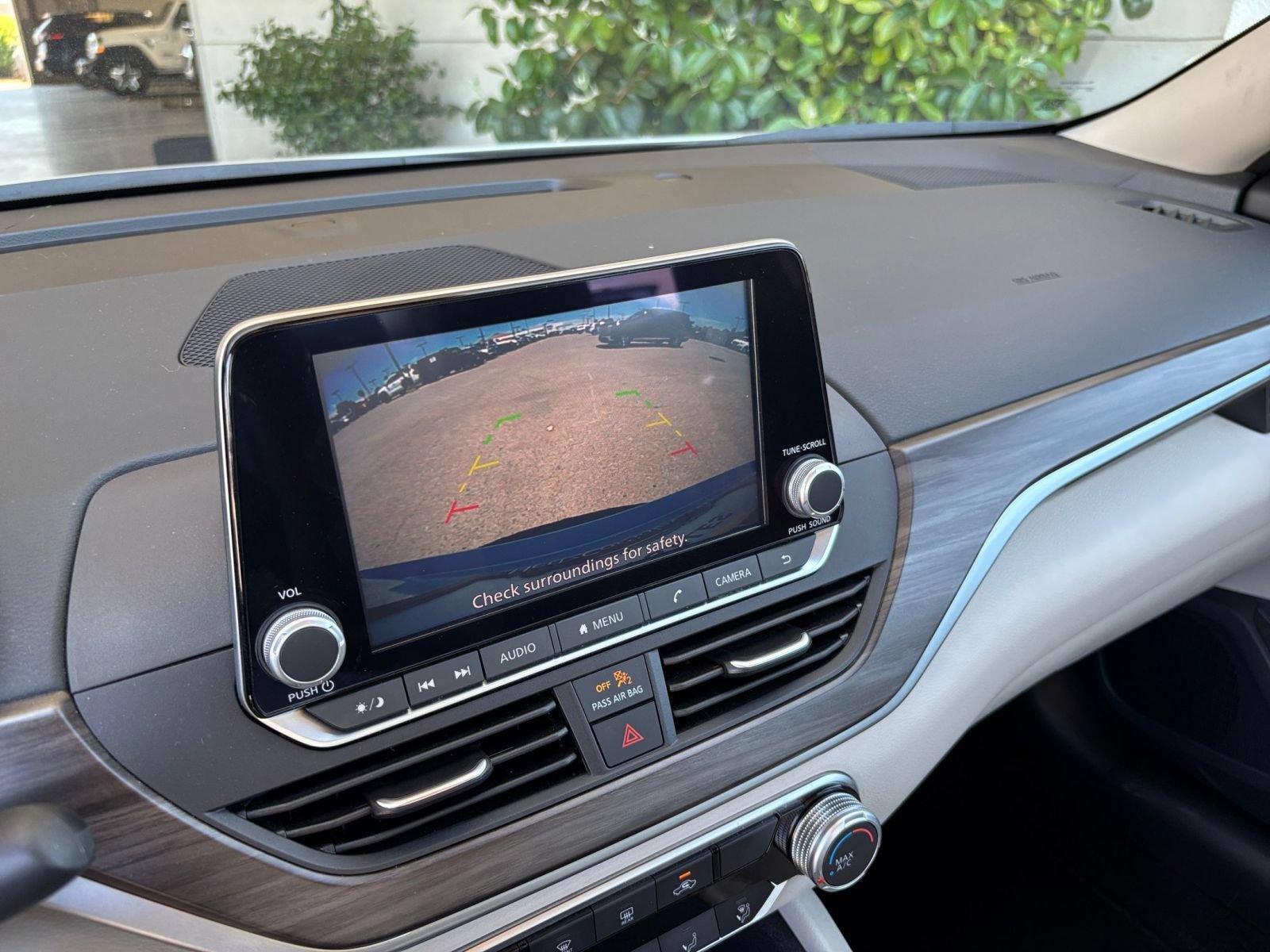 Used 2025 Nissan Altima 2.5 SV FWD image 24