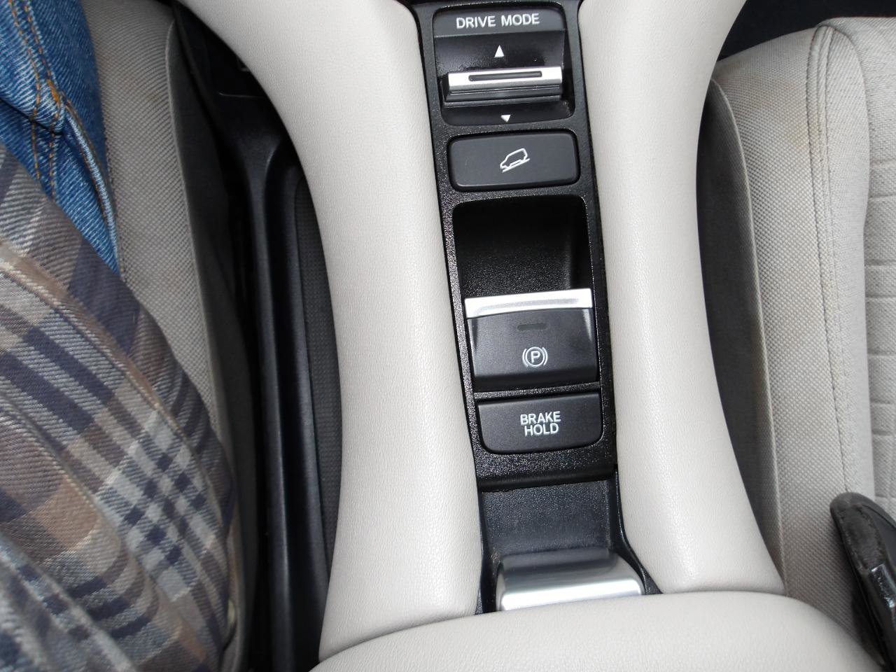 Used 2023 Honda HR-V LX image 21