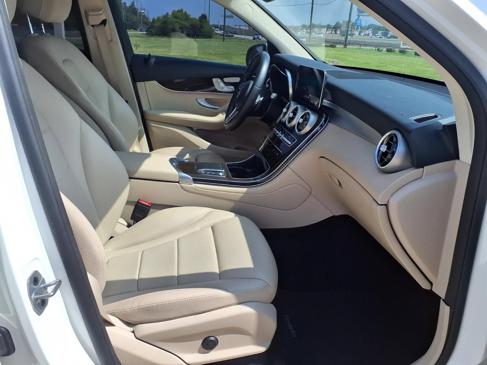 Used 2021 Mercedes-Benz GLC 300 image 18