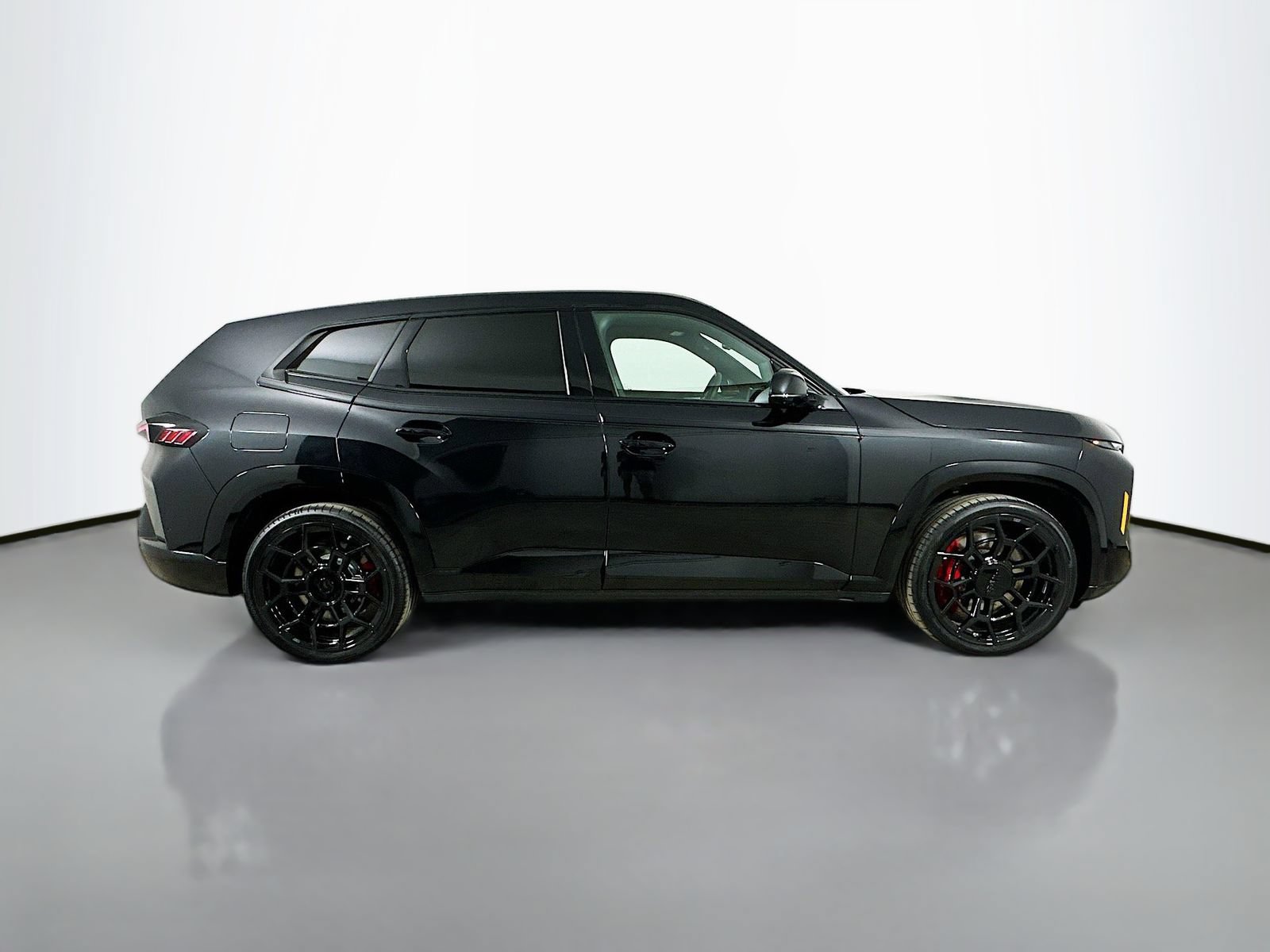 New 2026 BMW XM Label Red AWD/4WD image 4