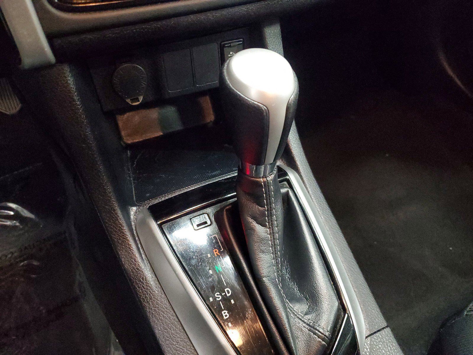 Used 2019 Toyota Corolla LE FWD image 29