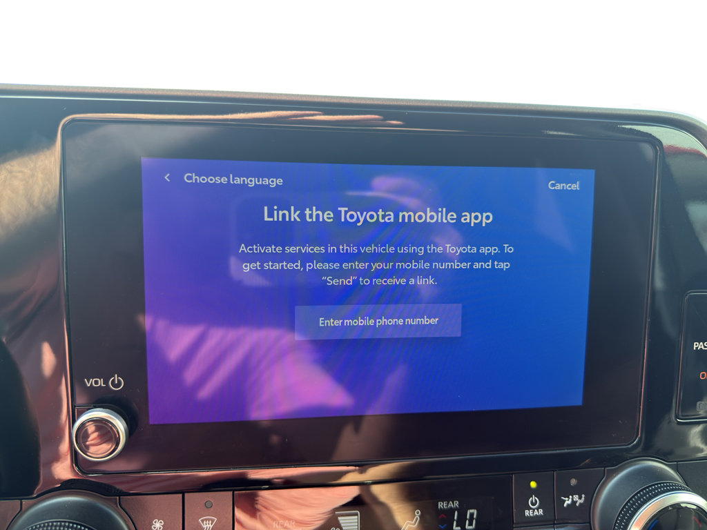 Used 2023 Toyota Highlander LE image 20