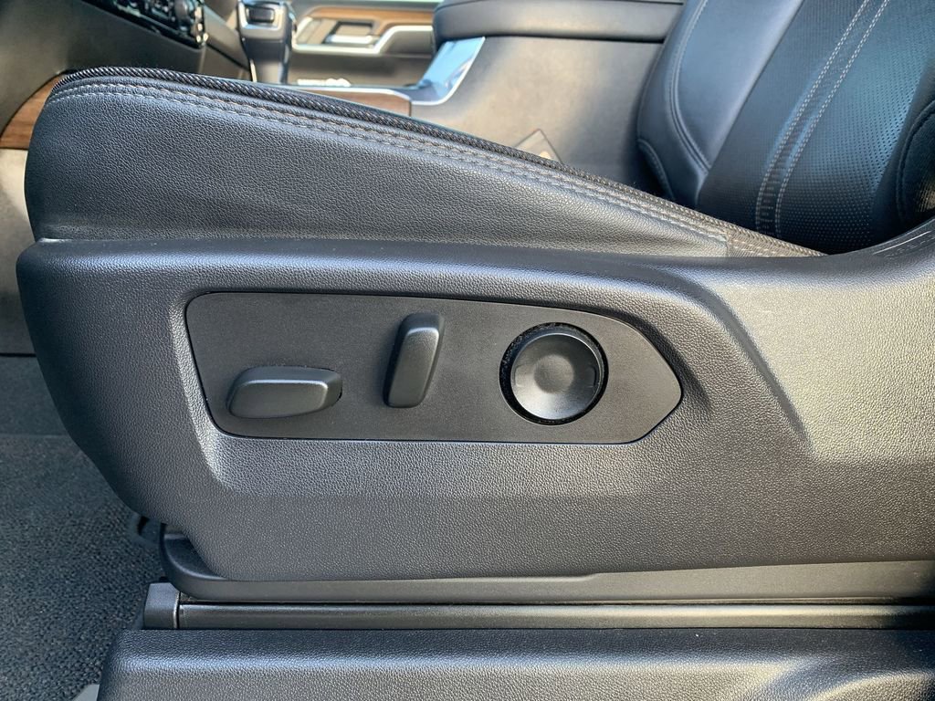 Used 2023 Chevrolet Silverado 1500 High Country w/ Technology Package image 14