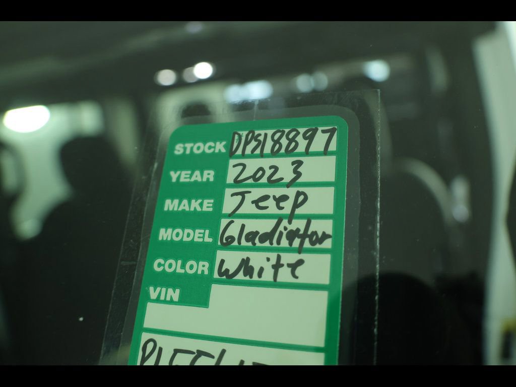 Used 2023 Jeep Gladiator Sport AWD/4WD image 30
